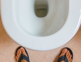 Comment détecter une fuite dans vos toilettes (baignoire…) avec un colorant alimentaire !