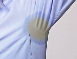 Eau oxygénée : comment enlever les taches jaunes sur ses vêtements et autres ?