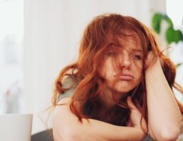 Comment faire comprendre à vos invités qu’il est temps de partir : des astuces droles et efficaces